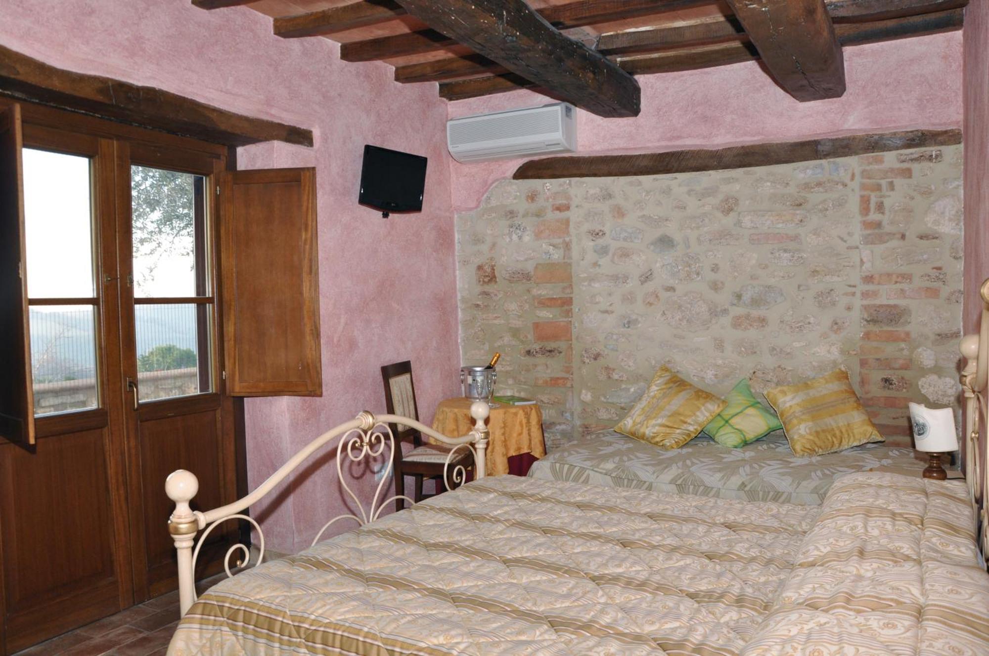 Agriturismo La Casella San Terenziano Eksteriør billede