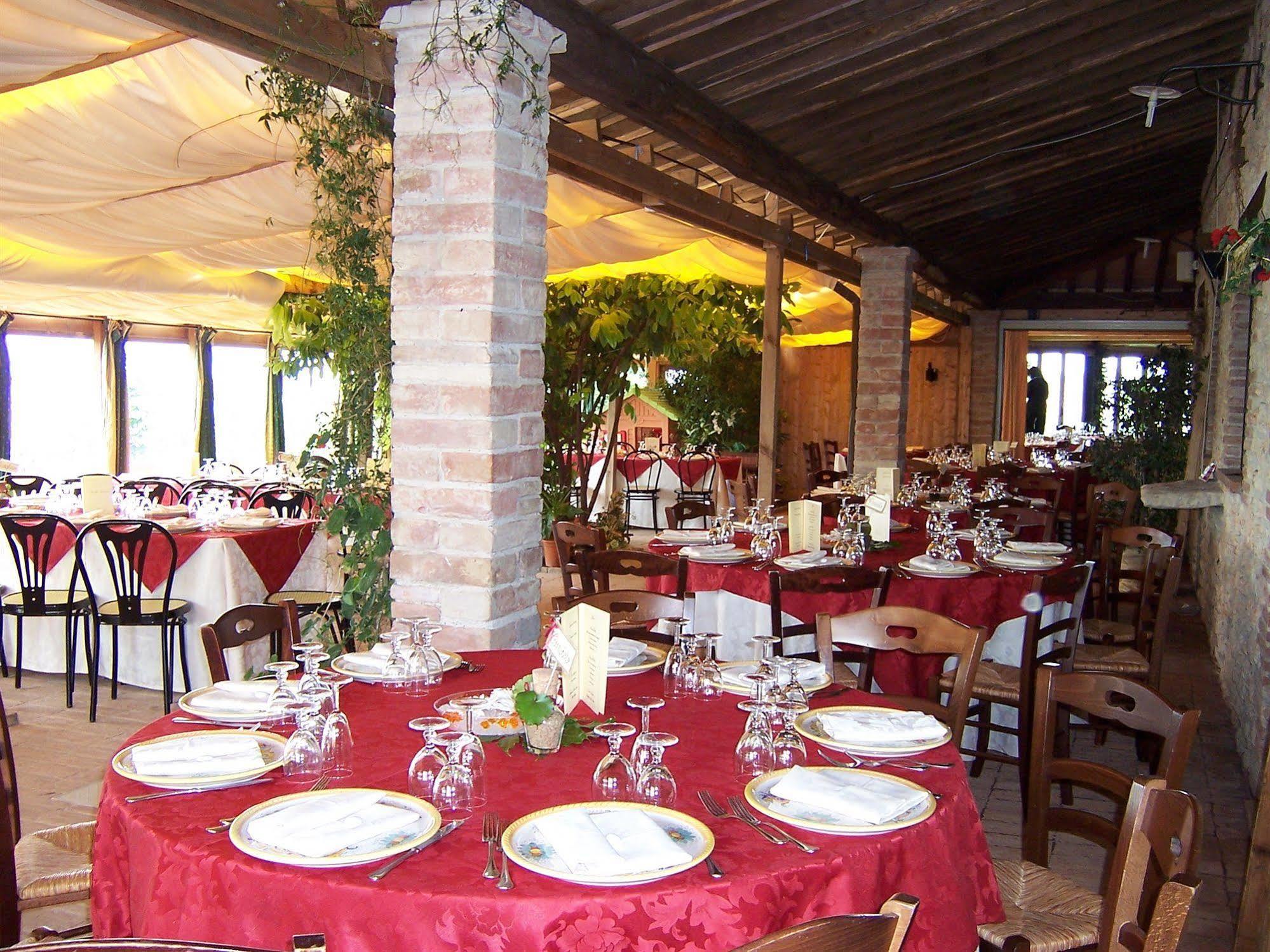 Agriturismo La Casella San Terenziano Eksteriør billede